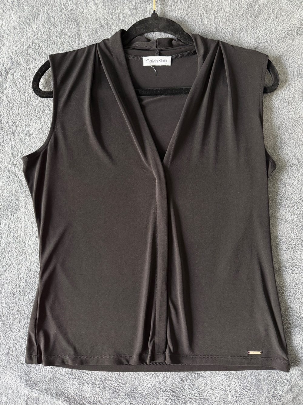 ✨Calvin Klein Black Sleeveless Draped V-Neck Top